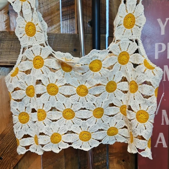 115 Floral Crochet Crop Top - Cream and Yellow - Picture 2 of 4